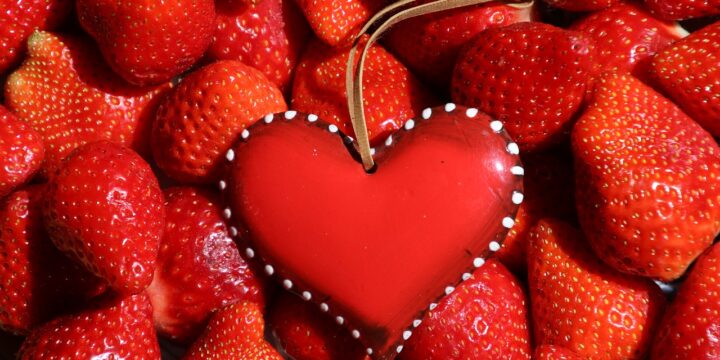strawberries, fruit, healthy heart